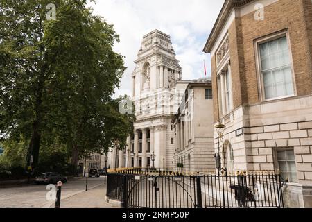 Sir Edwin Cooper's 10 Trinity Square Grade 11 listed Building (un ex Port of London Authority Building ma ora un hotel), Londra, EC3, Inghilterra, Regno Unito Foto Stock