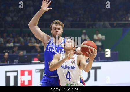 Quezon City, Filippine. 29 agosto 2023. Durante la partita di Coppa del mondo FIBA 2023 tra Italia (blu) e Filippine (bianco) allo Smart Araneta Coliseum. L'Italia ha vinto 90-83. (Foto di Dennis Jerome Acosta/Pacific Press) credito: Pacific Press Media Production Corp./Alamy Live News Foto Stock