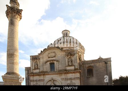 Lequile, Italia. Vista esterna della chiesa di San Vito Martire del XVII secolo. Foto Stock