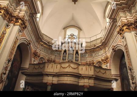 Lequile, Italia. Interno della chiesa seicentesca di San Vito Martire (Chiesa di San Vito Martire). Foto Stock