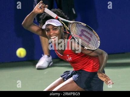 16 LUGLIO 2012: Venus Williams dei Washington Kastles gioca contro i Boston Lobsters durante una partita WTT al Wharf Stadium, a Washington. Foto Stock