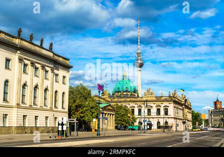 Unter den Linden, il viale più famoso di Berlino, Germania Foto Stock