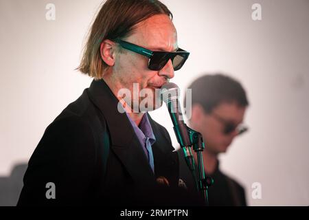 Joyeria suona dal vivo sul Rising Stage al Green Man Festival in Galles, Regno Unito, agosto 2023. Foto: Rob Watkins Foto Stock