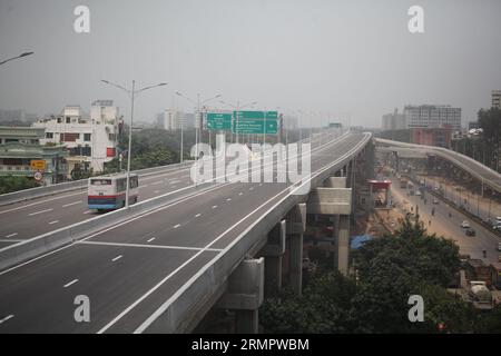 Dhaka Bangladesh.september 2,2023.Expressway in the making: Una veduta a volo d'uccello delle rampe in fase di costruzione della Dhaka Expressway at Foto Stock