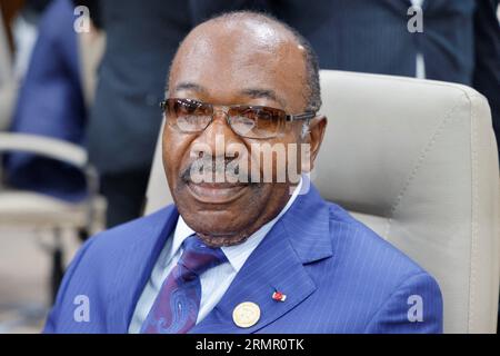 Djerba, Tunisia. 30 agosto 2023. La foto del file datata 19 novembre 2022 mostra che il presidente del Gabon Ali Bongo partecipa alla prima sessione di lavoro del 18° vertice dei paesi francofoni a Djerba, in Tunisia. Ufficiali dell'esercito sono apparsi alla televisione nazionale in Gabon per dire che hanno preso il potere. Hanno detto che avrebbero annullato i risultati delle elezioni di sabato, in cui il presidente Ali Bongo è stato dichiarato vincitore. Il suo rovesciamento avrebbe posto fine ai 53 anni di permanenza al potere della sua famiglia in Gabon. Foto di Ludovic Marin/Pool/ABACAPRESS.COM credito: Abaca Press/Alamy Live News Foto Stock