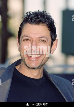 LOS ANGELES, CA. 13 aprile 1997: L'attore Jeff Goldblum alla cerimonia della stella della Walk of Fame in onore di Rod Steiger. Immagine: Paul Smith / Featureflash Foto Stock