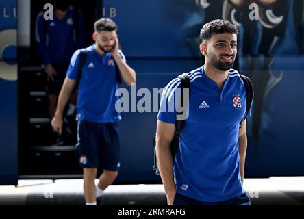 Zagabria, Croazia. 30 agosto 2023. Sadegh Moharrami della Dinamo Zagabria è raffigurato mentre lascia l'aeroporto Franjo Tudjman di Zagabria davanti alla partita di UEFA Europa League Play-off 2nd leg contro lo Sparta Praha il 30 agosto 2023 a Zagabria, Croazia. Foto: Marko Lukunic/PIXSELL credito: Pixsell/Alamy Live News Foto Stock