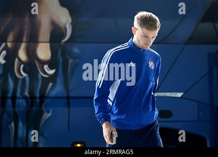 Zagabria, Croazia. 30 agosto 2023. Maxime Bernauer della Dinamo Zagabria è raffigurato mentre lascia l'aeroporto Franjo Tudjman di Zagabria davanti alla partita di UEFA Europa League Play-off 2nd leg contro lo Sparta Praha il 30 agosto 2023 a Zagabria, Croazia. Foto: Marko Lukunic/PIXSELL credito: Pixsell/Alamy Live News Foto Stock