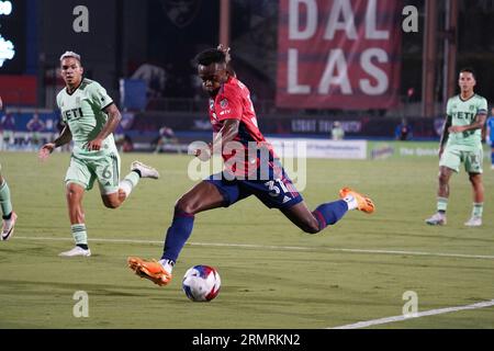 Frisco, USA. 26 agosto 2023. Frisco, Texas, Stati Uniti: L'attaccante del Dallas FC Eugene Ansah in azione durante la partita MLS tra FC Dallas e Austin FC giocata al Toyota Stadium sabato 26 agosto 2023. (Foto di Javier Vicencio/Eyepix Group/Sipa USA) credito: SIPA USA/Alamy Live News Foto Stock