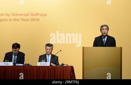(140901) -- HONG KONG, 1 settembre 2014 -- li Fei (1st R), vice segretario generale del Comitato permanente del Congresso Nazionale del popolo (NPC), pronuncia un intervento nel corso di una sessione informativa sulla decisione del comitato permanente della NPC su questioni relative alla selezione del direttore esecutivo della regione amministrativa speciale di Hong Kong da parte del suffragio universale e sul metodo per la formazione del Consiglio legislativo della regione amministrativa speciale di Hong Kong nell'anno 2016, a Hong Kong, Cina meridionale, 1 settembre 2014. ) (hdt) CINA-HONG KONG-NPC-SESSIONE INFORMATIVA (CN) QinxQing PUBLICATIONxNOTxINxCHN ho Foto Stock