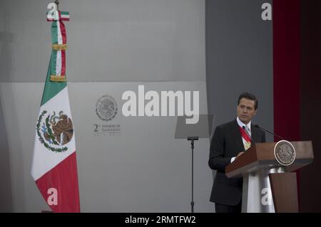 (140902) -- CITTÀ DEL MESSICO, 2 settembre 2014 -- il presidente messicano Enrique pena Nieto presenta il suo secondo rapporto annuale alla nazione a città del Messico, capitale del Messico, il 2 settembre 2014. ) MESSICO-CITTÀ DEL MESSICO-NIETO-RAPPORTO ANNUALE AlejandroxAyala PUBLICATIONxNOTxINxCHN città del Messico 2 settembre 2014 il presidente MESSICANO Enrique pena Nieto presenta il suo secondo rapporto annuale alla nazione di città del Messico capitale del Messico IL 2 settembre 2014 città del Messico Nieto rapporto annuale PUBLICATIONxNOTxINxCHN Foto Stock