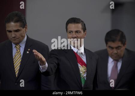 (140902) -- CITTÀ DEL MESSICO, 2 settembre 2014 -- il presidente messicano Enrique pena Nieto (C) presenta il suo secondo rapporto annuale alla nazione di città del Messico, capitale del Messico, il 2 settembre 2014. ) MESSICO-CITTÀ DEL MESSICO-NIETO-RAPPORTO ANNUALE AlejandroxAyala PUBLICATIONxNOTxINxCHN città del Messico 2 settembre 2014 il presidente MESSICANO Enrique pena Nieto C presenta il suo secondo rapporto annuale alla nazione di città del Messico capitale del Messico IL 2 settembre 2014 città del Messico Nieto rapporto annuale PUBLICATIONxNOTxINxCHN Foto Stock