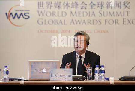 (141027) -- PECHINO, 27 ottobre 2014 -- li Congjun, presidente della Xinhua News Agency, presiede la riunione di giudizio finale del World Media Summit Global Awards for Excellence 2014 a Pechino, capitale della Cina, 27 ottobre 2014. ) (Wjq) CHINA-BEIJING-WORLD MEDIA SUMMIT-GLOBAL AWARDS FOR EXCELLENCE 2014-FINAL JUDGMENT (CN) XingxGuangli PUBLICATIONxNOTxINxCHN Beijing OCT 27 2014 Left Congjun President of XINHUA News Agency Presid over the Final Judgement Meeting of the World Media Summit Global Awards for Excellence 2014 in Beijing Capital of China OCT 27 2014 China Beijing World somma media Foto Stock