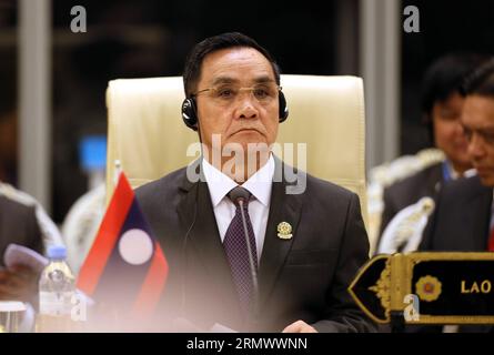 (141112) -- NAY PYI TAW, 12 novembre 2014 -- il primo ministro del Laos Thongsing Thammavong partecipa al dodicesimo vertice ASEAN-INDIA a Nay Pyi Taw, Myanmar, 12 novembre 2014. ) VERTICE MYANMAR-NAY PYI TAW-ASEAN-INDIA LixPeng PUBLICATIONxNOTxINxCHN Nay Pyi Taw 12 novembre 2014 i primi ministri LAO Sing Thong Thammavong partecipano al 12° vertice ASEAN India a Nay Pyi Taw Myanmar 12 novembre 2014 Myanmar Nay Pyi Taw ASEAN India Summit PUBLICATIONTxINxCHN Foto Stock