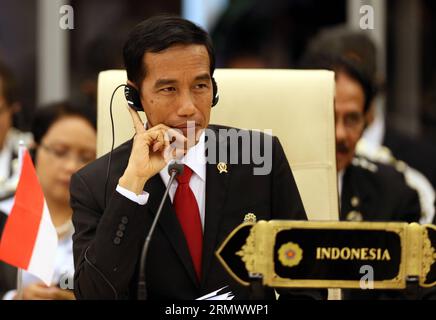 (141112) -- NAY PYI TAW, 12 novembre 2014 -- il presidente indonesiano Joko Widodo partecipa al dodicesimo vertice ASEAN-INDIA a Nay Pyi Taw, Myanmar, 12 novembre 2014. ) VERTICE MYANMAR-NAY PYI TAW-ASEAN-INDIA LixPeng PUBLICATIONxNOTxINxCHN Nay Pyi Taw 12 novembre 2014 il presidente Joko Widodo partecipa al dodicesimo vertice ASEAN India a Nay Pyi Taw Myanmar 12 novembre 2014 Myanmar Nay Pyi Taw ASEAN India Summit PUBLICATIONxTxINxCHN Foto Stock