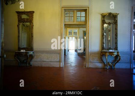 Il Palazzo reale di Queluz è un capolavoro in stile rococco di ispirazione francese, costruito da re Pietro III nel 1747, Lisbona, Portogallo. 30 agosto 2023 Foto Stock