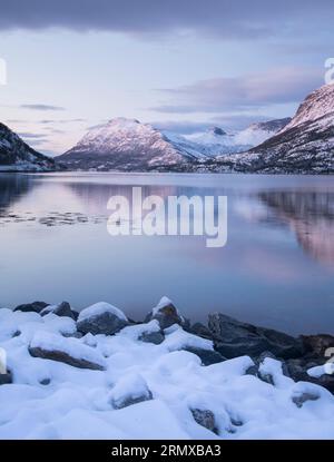 Stetind, la montagna nazionale norvegese vicino a Narvik, Norvegia settentrionale Foto Stock