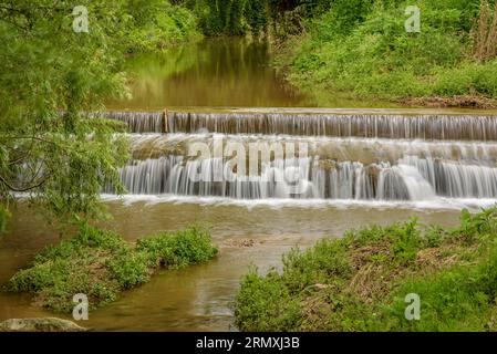 Dintorni del fiume Tenes che attraversa Santa Eulàlia de Roncaana in primavera (Vallès Oriental, Barcellona, Catalogna, Spagna) Foto Stock