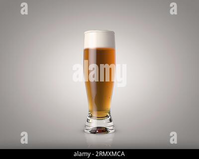 Rinfrescante bicchiere di birra schiuma perfetta su sfondo bianco: Un'illustrazione in 3D CGI di alta qualità con spazio per testo e titoli. Foto Stock