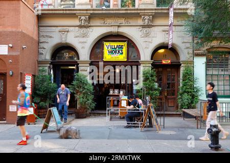 Village Works Book Shop, Arts all'interno dell'hotel, cabaret, 12 St Marks PL, New York, New York, foto di un edificio storico nell'East Village di Manhattan Foto Stock