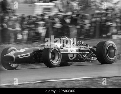 Jim Clark alla guida di una Lotus 49 Ford nel Gran Premio di Formula 1 Watkins Glen 1967, partì 2° e terminò 1° Foto Stock