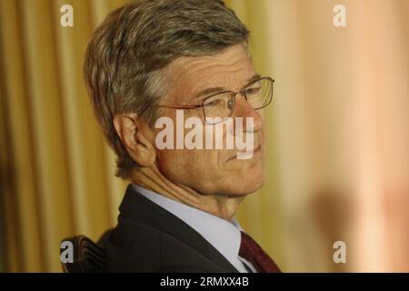 Economista Jeffrey Sachs ritratto del professore alla Columbia University e specialista dello sviluppo sostenibile, al seminario Global Order for Tomorow Foto Stock