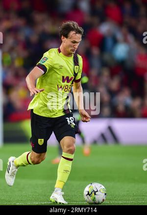Nottingham, Regno Unito. 30 agosto 2023. Hjalmar Ekdal (Burnley) durante il secondo turno della EFL Carabao Cup North match tra Nottingham Forest e Burnley al City Ground, Nottingham, Inghilterra, il 30 agosto 2023. Foto di Mark Dunn. Solo per uso editoriale, licenza necessaria per uso commerciale. Nessun utilizzo in scommesse, giochi o pubblicazioni di un singolo club/campionato/giocatore. Credito: UK Sports Pics Ltd/Alamy Live News Foto Stock