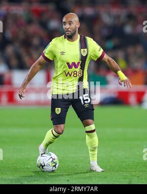 Nathan Redmond #15 di Burnley fa una pausa con il pallone durante la partita di Carabao Cup Nottingham Forest vs Burnley al City Ground, Nottingham, Regno Unito, 30 agosto 2023 (foto di Gareth Evans/News Images) Foto Stock