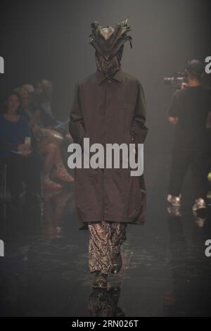 Tokyo, Giappone. 30 agosto 2023. Runway model, 30 agosto 2023 - Rakuten Fashion Week TOKYO 2024 S/S : HEOS tenutasi a Tokyo, Giappone. Crediti: Keiichi Miyashita/AFLO/Alamy Live News Foto Stock