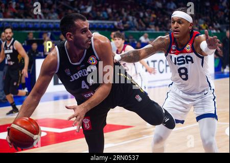 Pasay City, Filippine. 1 gennaio 2009. Ahmad Dwairi (#44) del Team Jordan salva la palla (foto di Noel Tonido/Pacific Press) credito: Pacific Press Media Production Corp./Alamy Live News Foto Stock