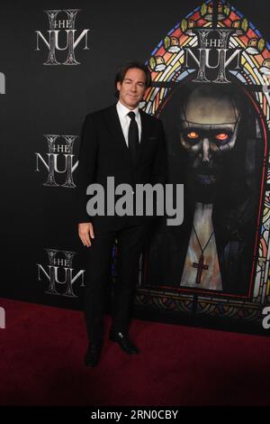 Los Angeles, California, USA 30 agosto 2023 il co-presidente e CEO della DC Studios Peter Safran partecipa allo Special fan Screening per Warner Bros. Ôthe Nun IIÕ al Regal LA Live il 30 agosto 2023 a Los Angeles, California, USA. Foto di Barry King/Alamy Live News Foto Stock