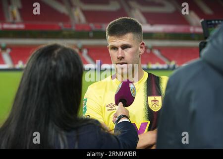 Burnley primo giocatore della squadra Johann Berg Gudmundsson durante l'intervista post partita Nottingham Forest contro Burnley FC al City Ground Nottingham per la partita della Carabao Cup 30 agosto 2023 Foto Stock