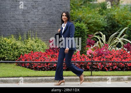 Il Ministro per i bambini, le famiglie e il benessere Claire Coutinho arriva a Downing Street, nel centro di Londra, prima di un previsto rimpasto del Gabinetto. Data foto: Giovedì 31 agosto 2023. Foto Stock