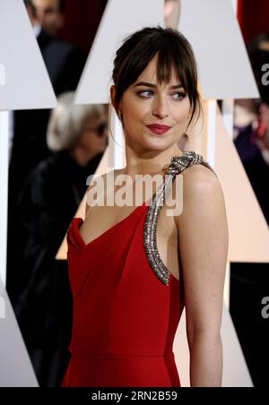 (150223) -- LOS ANGELES, 22 febbraio 2015 -- l'attrice Dakota Johnson arriva per il Red carpet dei 87th Academy Awards al Dolby Theater di Los Angeles, negli Stati Uniti, il 22 febbraio 2015. ) US-LOS ANGELES-OSCAR-RED CARPET YangxLei PUBLICATIONxNOTxINxCHN Los Angeles 22 febbraio 2015 l'attrice Dakota Johnson arriva per il Red Carpet della 87a Academy Awards AL Dolby Theatre di Los Angeles negli Stati Uniti IL 22 febbraio 2015 U.S. Los Angeles Oscars Red Carpet PUBLICATIONxNOTxINxCHN Foto Stock