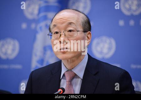 Il rappresentante permanente della Cina presso le Nazioni Unite Liu Jieyi, che è anche il presidente a rotazione del Consiglio di sicurezza delle Nazioni Unite per il mese di febbraio, interviene durante un comunicato stampa di fine presidenza presso la sede delle Nazioni Unite a New York, il 27 febbraio 2015. Liu Jieyi ha concluso un mese molto impegnativo venerdì, guardando indietro alle efficienze procedurali introdotte e guardando avanti avviando eventi che segnano il 70° anniversario dell'organizzazione mondiale. ) CONFERENZA STAMPA DEL PRESIDENTE DEL CONSIGLIO DI SICUREZZA delle Nazioni Unite NiuxXiaolei PUBLICATIONxNOTxINxCHN rappresentante permanente della Cina presso le Nazioni Unite Foto Stock