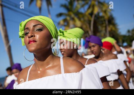 (150308) -- SAMANA, 7 marzo 2015 -- gli artisti partecipano alla sfilata delle onde del Carnevale dell'Oceano 2015 a Las Terrenas, provincia di Samana, Repubblica Dominicana, 7 marzo 2015. Fran Afonso) REPUBBLICA DOMINICANA-SAMANA-SOCIETY-CARNIVAL e FRANxAFONSO PUBLICATIONxNOTxINxCHN Samana 7 marzo 2015 gli artisti partecipano alla Parata delle onde del Carnevale dell'Oceano 2015 a Las Terrenas della Provincia di Samana Repubblica Dominicana 7 marzo 2015 Fran Afonso Repubblica Dominicana Samana Society Carnival e PUBLICATIONTxINxCHN Foto Stock