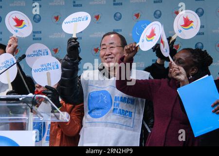 (150308) -- NEW YORK, 8 marzo 2015 -- il Segretario generale delle Nazioni Unite Ban Ki-Moon (C) Waves before the Start of the International Women S Day March for Gender Equality and Women s Rights, in New York, 8 marzo 2015. ) Un-NEW YORK-GENDER EQUALITY-MARCH NiuxXiaolei PUBLICATIONxNOTxINxCHN New York 8 marzo 2015 Segretario generale delle Nazioni Unite Ban KI Moon C Waves before the Start of the International Women S Day March for Gender Equality and Women S Rights in New York 8 marzo 2015 un New York Gender Equality March PUBLICATIONXINxCHN Foto Stock