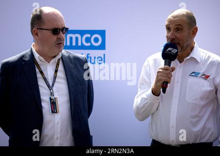 Monza, Italia. 31 agosto 2023. (Da L a R): Robert Reid (GBR) Vice Presidente FIA per lo sport e Bruno Michel (fra) F2 e F3 Amministratore delegato - 2024 F2 CAR è stato presentato. 31.08.2023. Campionato del mondo di formula 1, Rd 15, Gran Premio d'Italia, Monza, Italia, giorno di preparazione. Il credito fotografico dovrebbe essere: XPB/Press Association Images. Credito: XPB Images Ltd/Alamy Live News Foto Stock