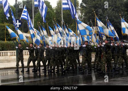 (150325) -- ATENE, 25 marzo 2015 -- i soldati dell'esercito greco prendono parte alla parata del giorno dell'indipendenza ad Atene, in Grecia, il 25 marzo 2014. Il giorno dell'indipendenza segna l'inizio della rivoluzione greca contro il dominio ottomano nel 1821.) (Zhf) GRECIA-ATENE-GIORNO DELL'INDIPENDENZA MariosxLolos PUBLICATIONxNOTxINxCHN Atene marzo 25 2015 soldati dell'esercito greco prendono parte alla Parata del giorno dell'indipendenza ad Atene Grecia IL 25 2014 marzo il giorno dell'indipendenza segna l'inizio della rivoluzione greca contro il dominio OTTOMANO nel 1821 Grecia Atene giorno dell'indipendenza MariosxLolos PUBLICATIONxNOTxINxCHN Foto Stock