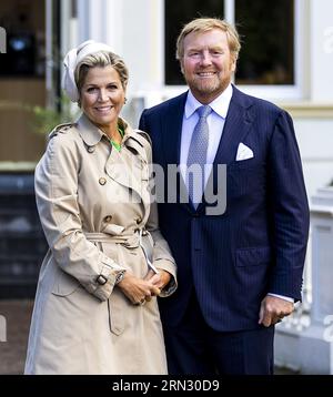 SCHERPENZEEL - Re Willem-Alexander e la Regina Maxima visitano Huis Scherpenzeel durante la loro visita regionale alla Gelderse Vallei. La coppia reale visiterà cinque comuni della provincia di Gelderland. La visita è dedicata alle trasformazioni che la regione sta subendo. ANP REMKO DE WAAL netherlands Out - belgium Out Foto Stock