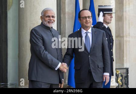 (150410) -- PARIGI, 10 aprile 2015 -- il presidente francese Francois Hollande (R, fronte) dà il benvenuto in visita al primo ministro indiano Narendra modi a Parigi, in Francia, il 10 aprile 2015. Visitando il primo ministro indiano Narendra modi ha detto venerdì di aver chiesto alla Francia di fornire al suo paese 36 jet da combattimento Rafale, l'agenzia di stampa AFP ha riferito. ) FRANCIA-PARIGI-INDIA-MODI-VISIT ChenxXiaowei PUBLICATIONxNOTxINxCHN Parigi 10 aprile 2015 il presidente francese Francois Hollande r Front dà il benvenuto in visita ai primi Ministri indiani Narendra Modes a Parigi Francia IL 10 aprile 2015 in visita ai primi Ministri indiani Narendra Mod Foto Stock