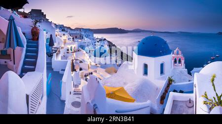 Grèce, arcipelago delle Cicladi, isola di Santorin, villaggio di Oia Foto Stock