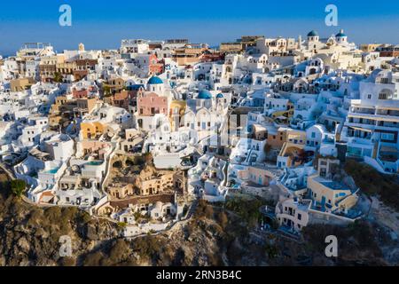 Grèce, arcipelago delle Cicladi, isola di Santorin (vista aerea) Foto Stock