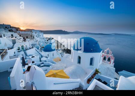 Grèce, arcipelago delle Cicladi, isola di Santorin, villaggio di Oia Foto Stock