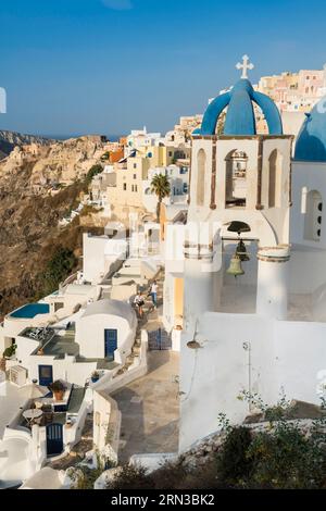 Grèce, arcipelago delle Cicladi, isola di Santorin, villaggio di Oia, turisti Foto Stock