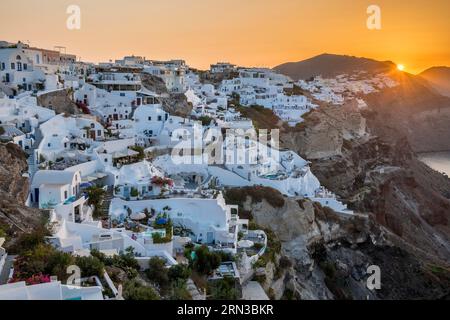 Grèce, arcipelago delle Cicladi, isola di Santorin, villaggio di Oia Foto Stock