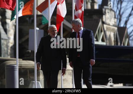 (150415) -- OTTAWA, 15 aprile 2015 -- il primo ministro canadese Stephen Harper(R) tiene una cerimonia di benvenuto per il primo ministro indiano Narendra modi a Parliament Hill a Ottawa, Canada il 15 aprile 2015.) CANADA-OTTAWA-PM-MEETING DavidxKawai PUBLICATIONxNOTxINxCHN Ottawa 15 aprile 2015 i primi Ministri canadesi Stephen Harper r organizzano una cerimonia di benvenuto per i primi Ministri indiani Narendra Modes PRESSO Parliament Hill a Ottawa Canada IL 15 aprile 2015 Canada Ottawa PM Meeting PUBLICATIONxNOTxINxCHN Foto Stock