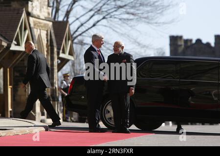 (150415) -- OTTAWA, 15 aprile 2015 -- il primo ministro canadese Stephen Harper (C) saluta il primo ministro indiano Narendra modi (R) mentre arriva a Parliament Hill a Ottawa, Canada il 15 aprile 2015. ) CANADA-OTTAWA-PM-MEETING DavidxKawai PUBLICATIONxNOTxINxCHN Ottawa 15 aprile 2015 i primi Ministri canadesi Stephen Harper C saluta i primi Ministri indiani Narendra Modes r mentre arriva A Parliament Hill a Ottawa Canada IL 15 aprile 2015 Canada Ottawa PM Meeting PUBLICATIONxNOTxINxCHN Foto Stock