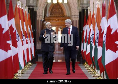 (150415) -- OTTAWA, 15 aprile 2015 -- il primo ministro canadese Stephen Harper(R) cammina con il primo ministro indiano Narendra modi a Parliament Hill a Ottawa, Canada il 15 aprile 2015. ) CANADA-OTTAWA-PM-MEETING DavidxKawai PUBLICATIONxNOTxINxCHN Ottawa 15 aprile 2015 i primi Ministri canadesi Stephen Harper r camminano con i primi Ministri indiani Narendra Modes PRESSO Parliament Hill a Ottawa Canada IL 15 aprile 2015 Canada Ottawa PM Meeting PUBLICATIONxNOTxINxCHN Foto Stock