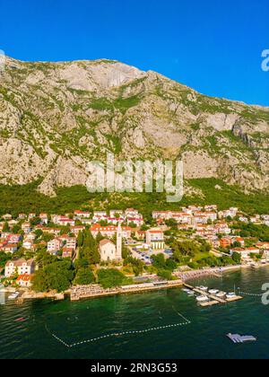 Montenegro, costa adriatica, Golfo di Cattaro, Dobrota (vista aerea) Foto Stock